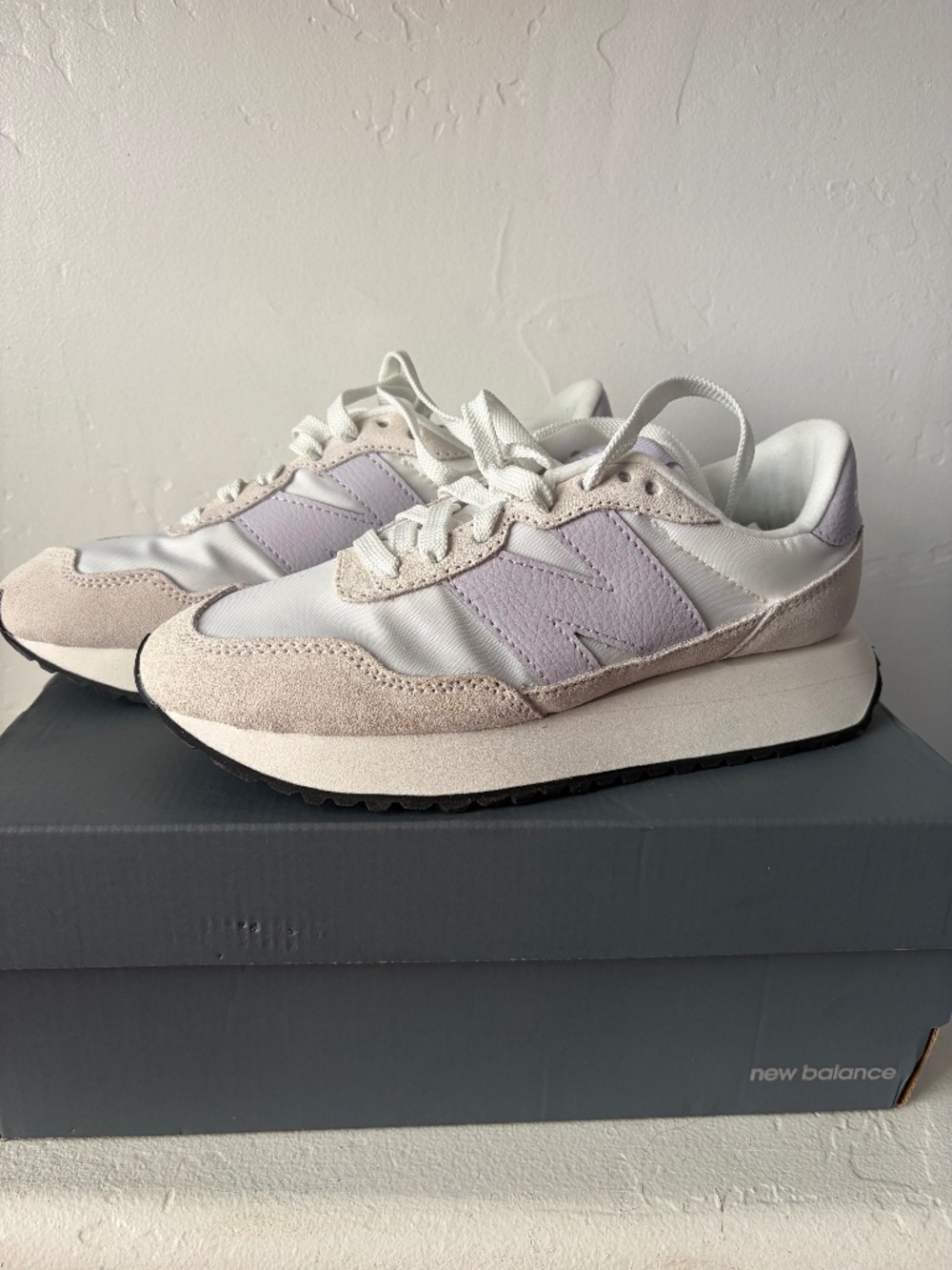 New Balance 237